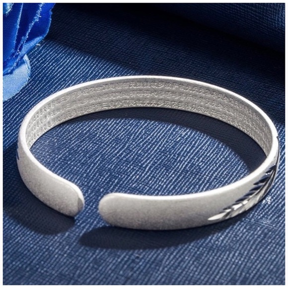 FINE 999 (99.9%) SILVER BANGLE - Picture 3 of 8